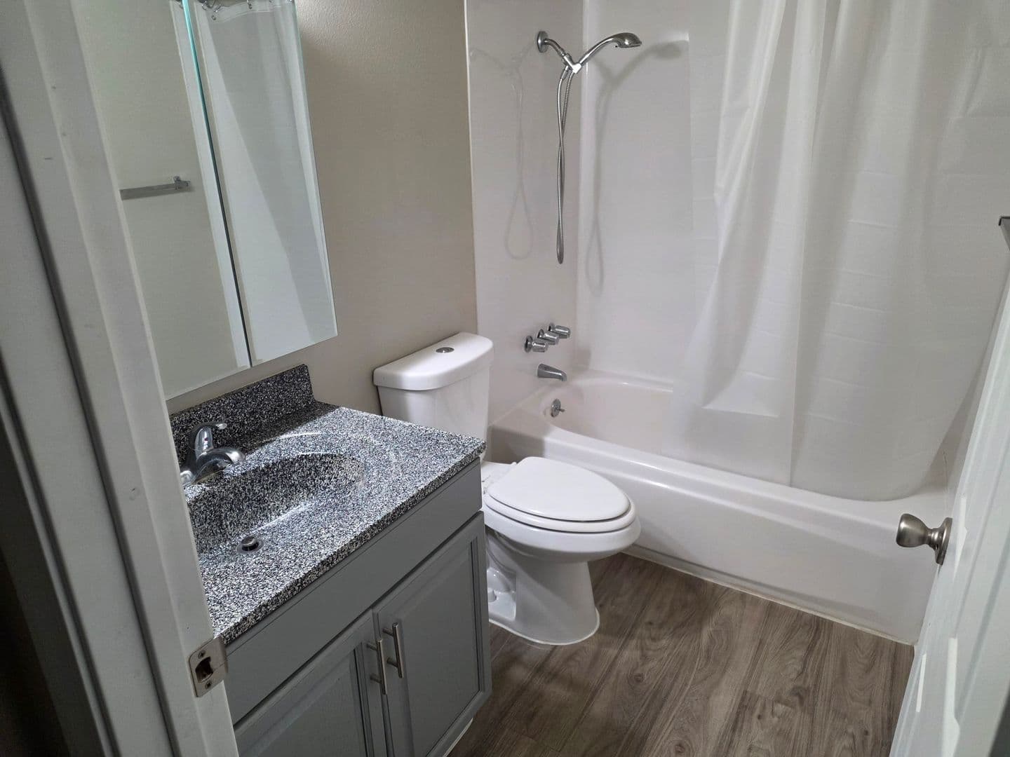 Turlock Apartment: 1749 North Olive Ave #1