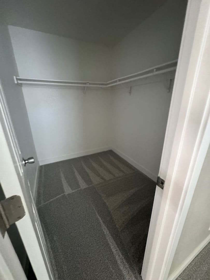 Woodland Apartment: 1180 Matmor Road