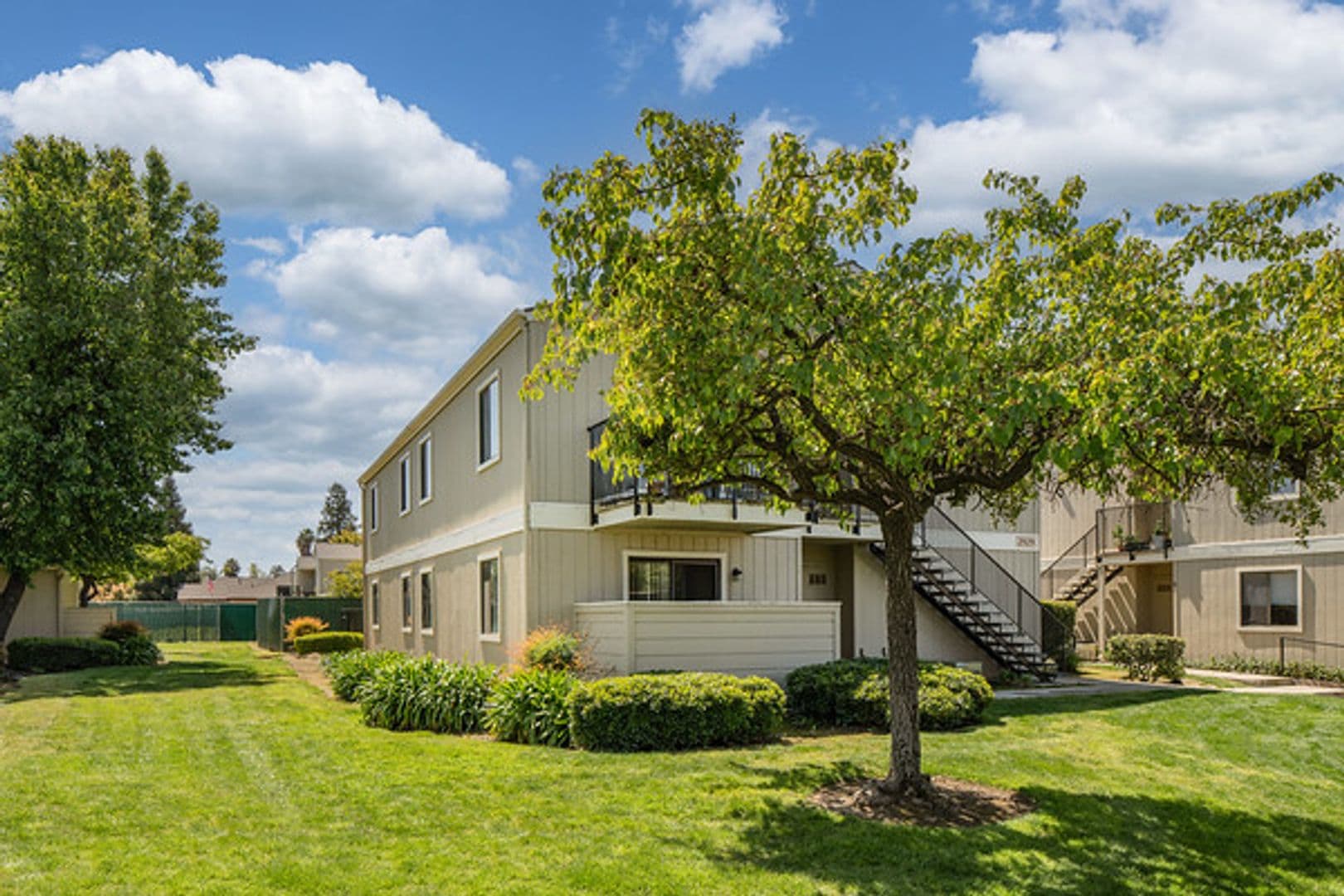 Visalia Apartment: 2901 East Stewart Ave