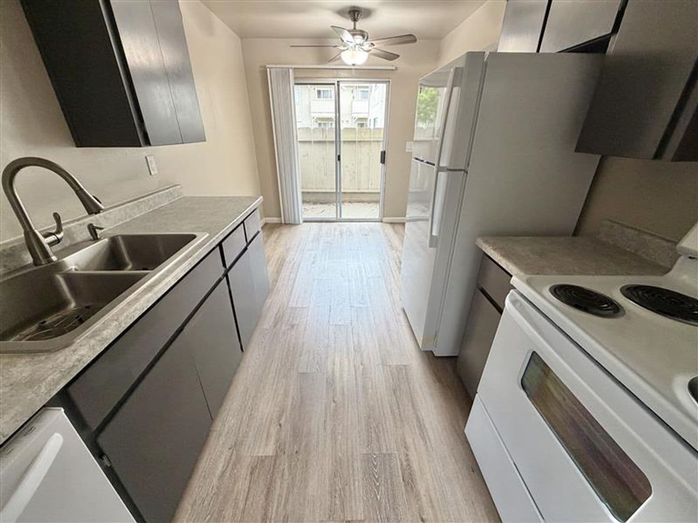 Clovis Apartment: 315 West Alamos Avenue Apt 133