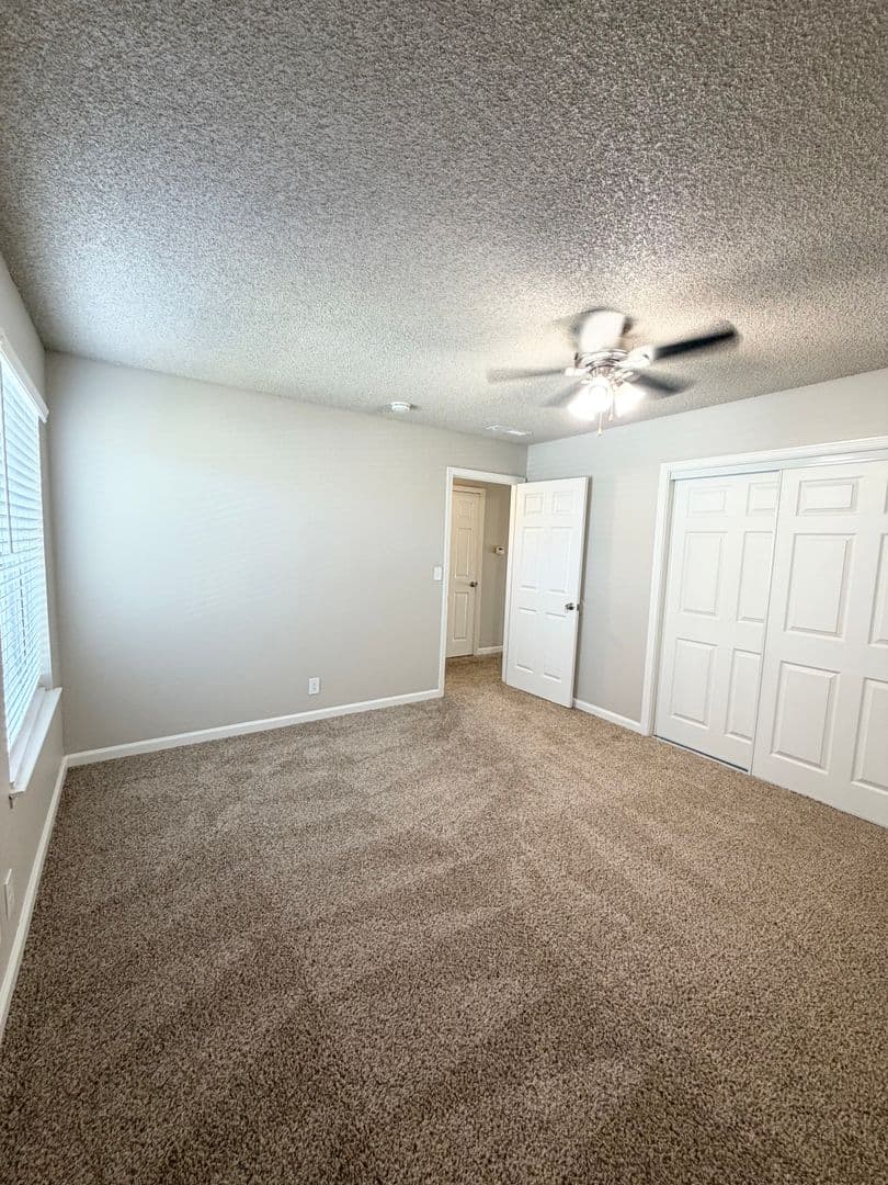 Clovis Apartment: 400 West Gettysburg Avenue