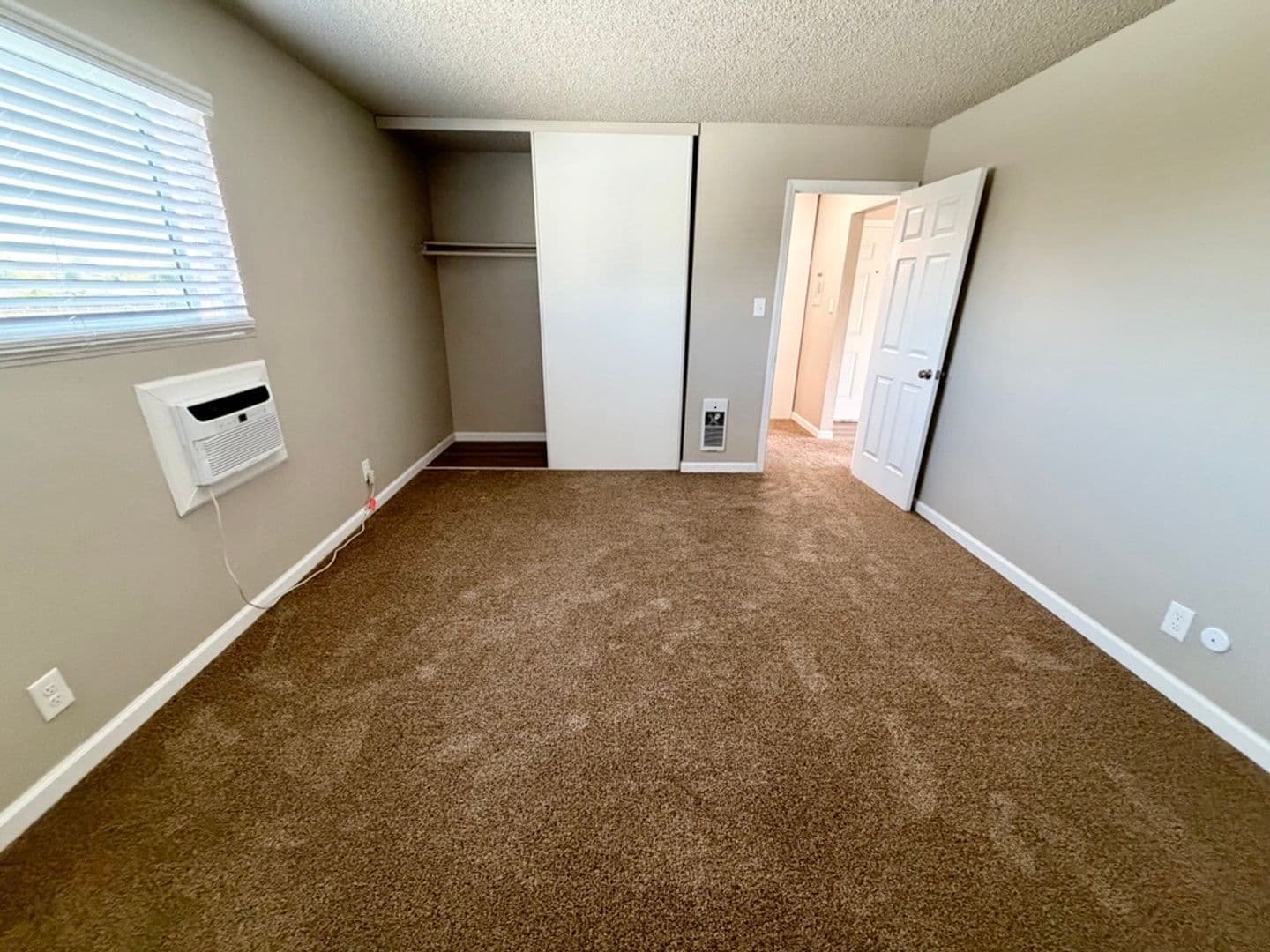 Clovis Apartment: 289 West Santa Ana Avenue