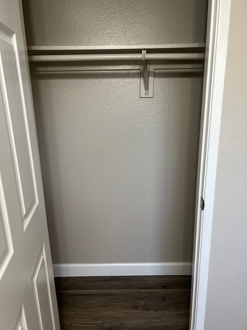 Reedley Apartment: 683 North Haney Avenue