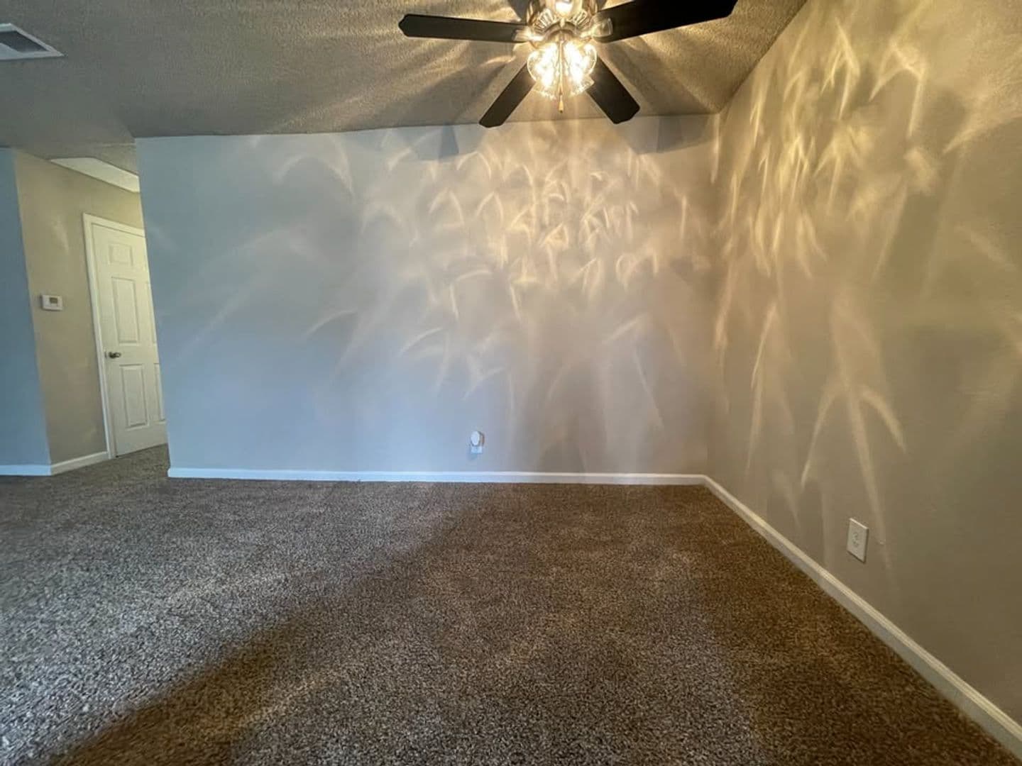 Clovis Apartment: 400 West Gettysburg Avenue