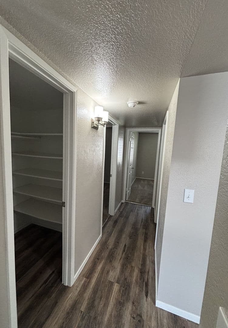 Visalia Apartment: 2901 East Stewart Ave
