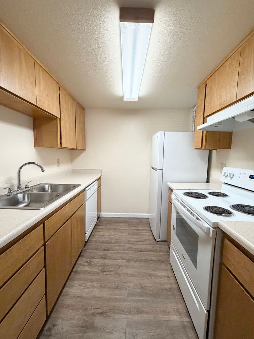 Clovis Apartment: 400 West Gettysburg Avenue