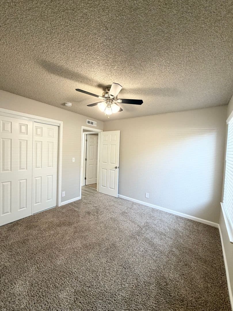 Clovis Apartment: 400 West Gettysburg Avenue