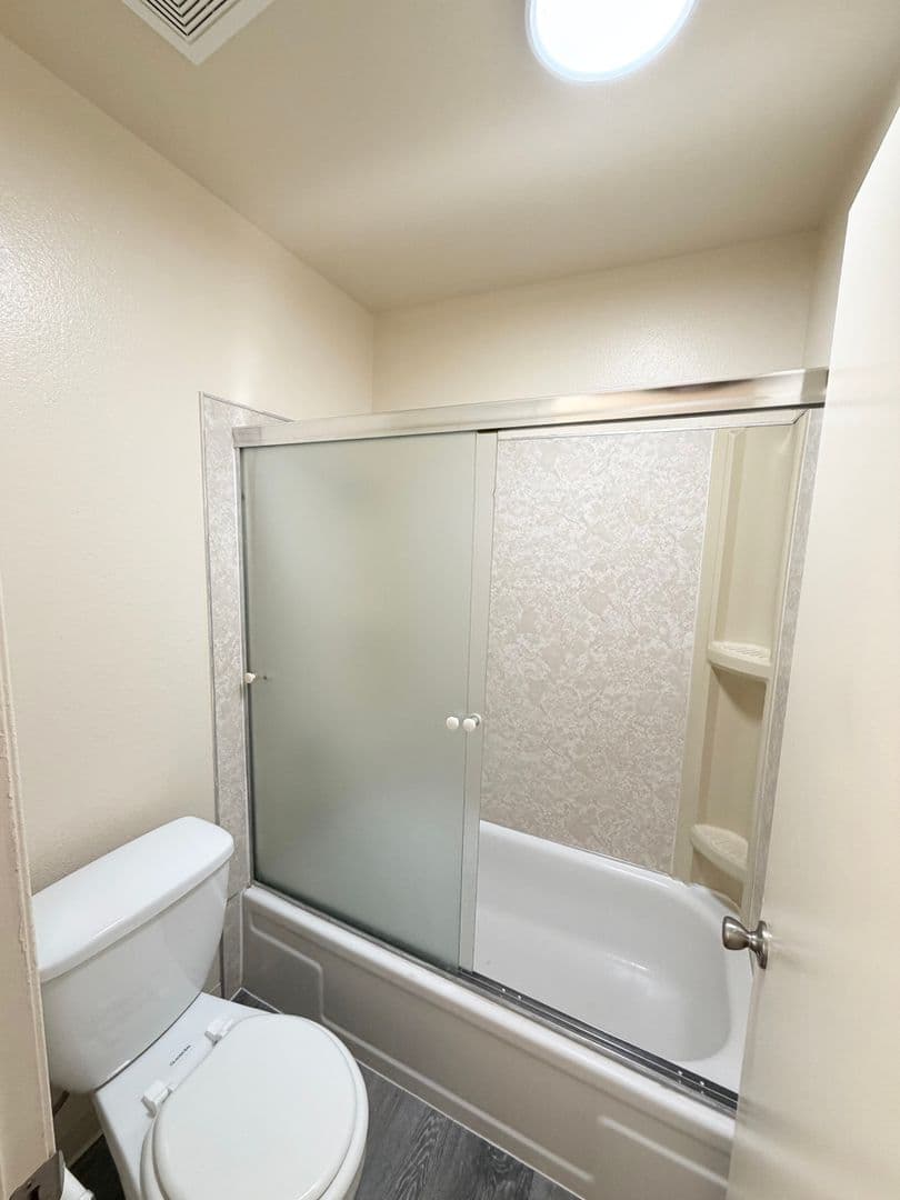 Clovis Apartment: 400 West Gettysburg Avenue