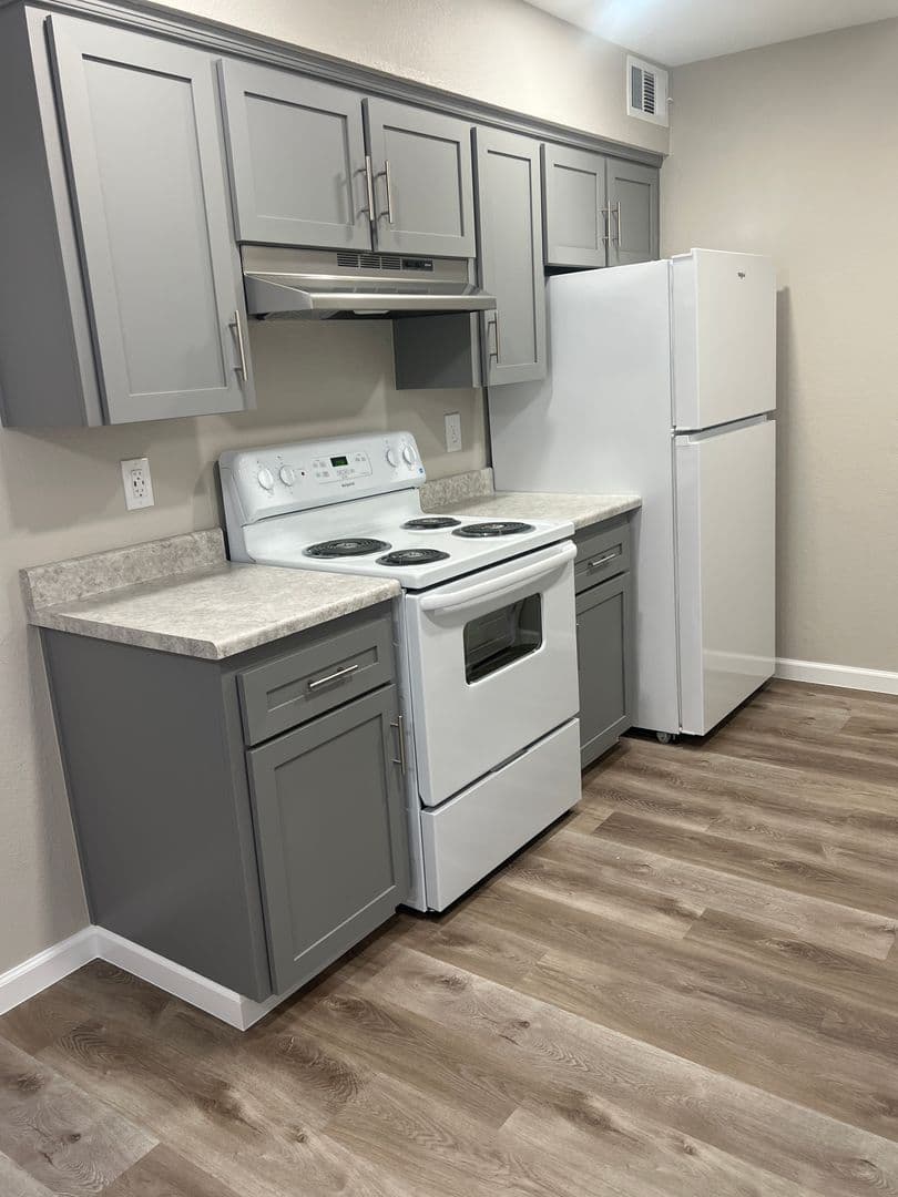 Reedley Apartment: 683 North Haney Avenue