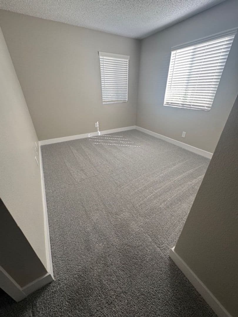 Woodland Apartment: 1180 Matmor Road
