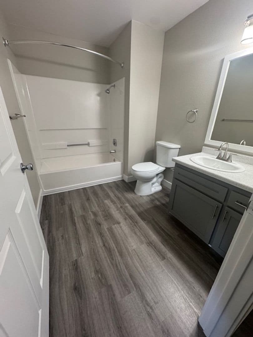 Woodland Apartment: 1180 Matmor Road