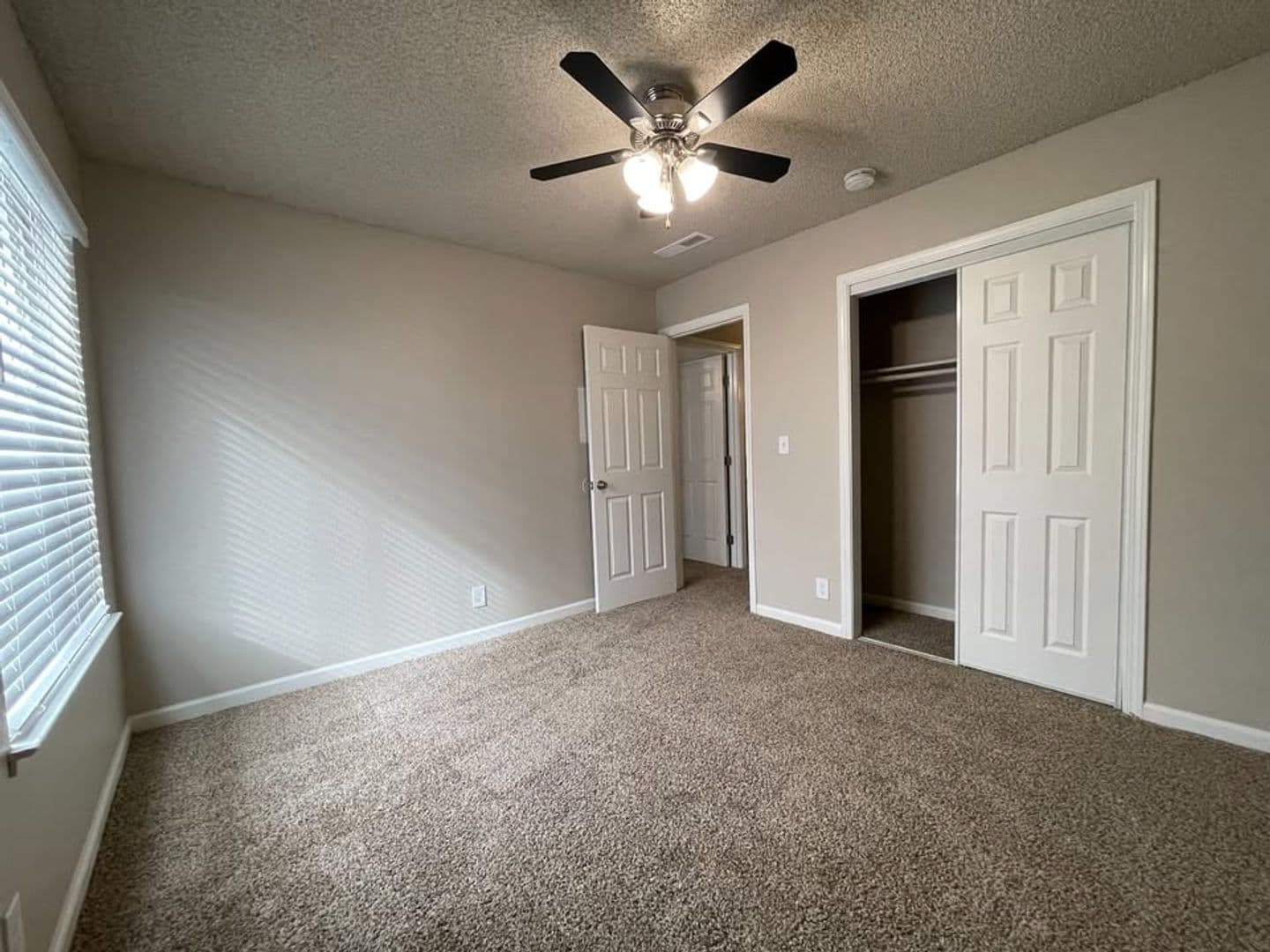 Clovis Apartment: 400 West Gettysburg Avenue