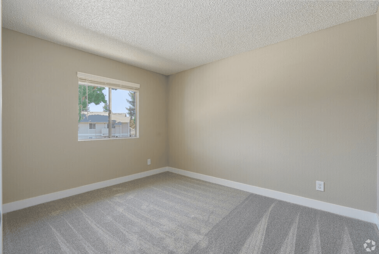 Woodland Apartment: 1180 Matmor Road