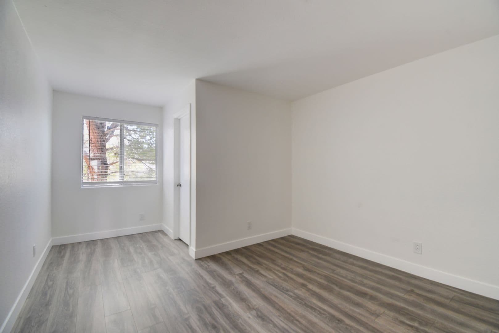 LAS VEGAS Condo: 6867 TAMARUS ST