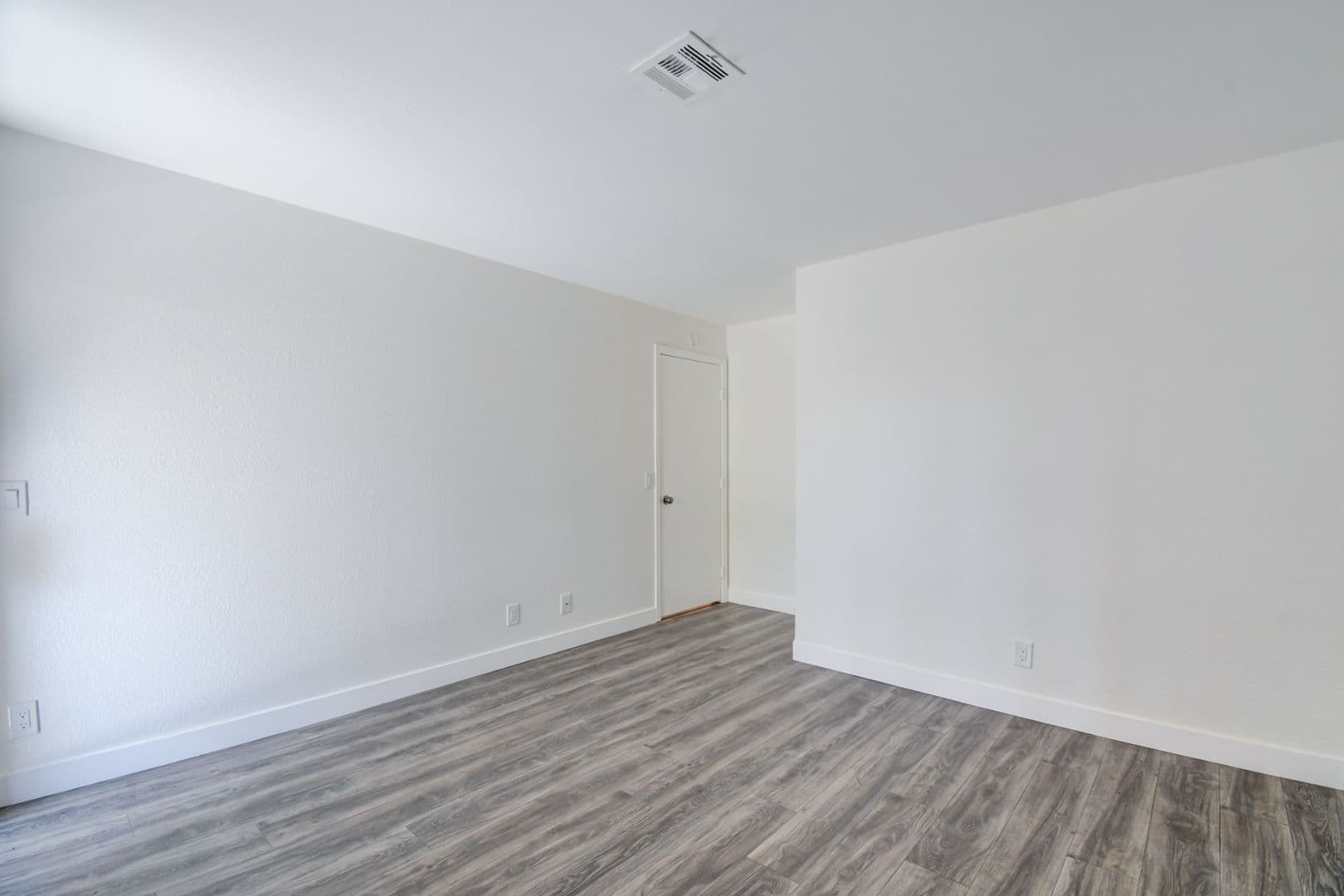 LAS VEGAS Condo: 6867 TAMARUS ST