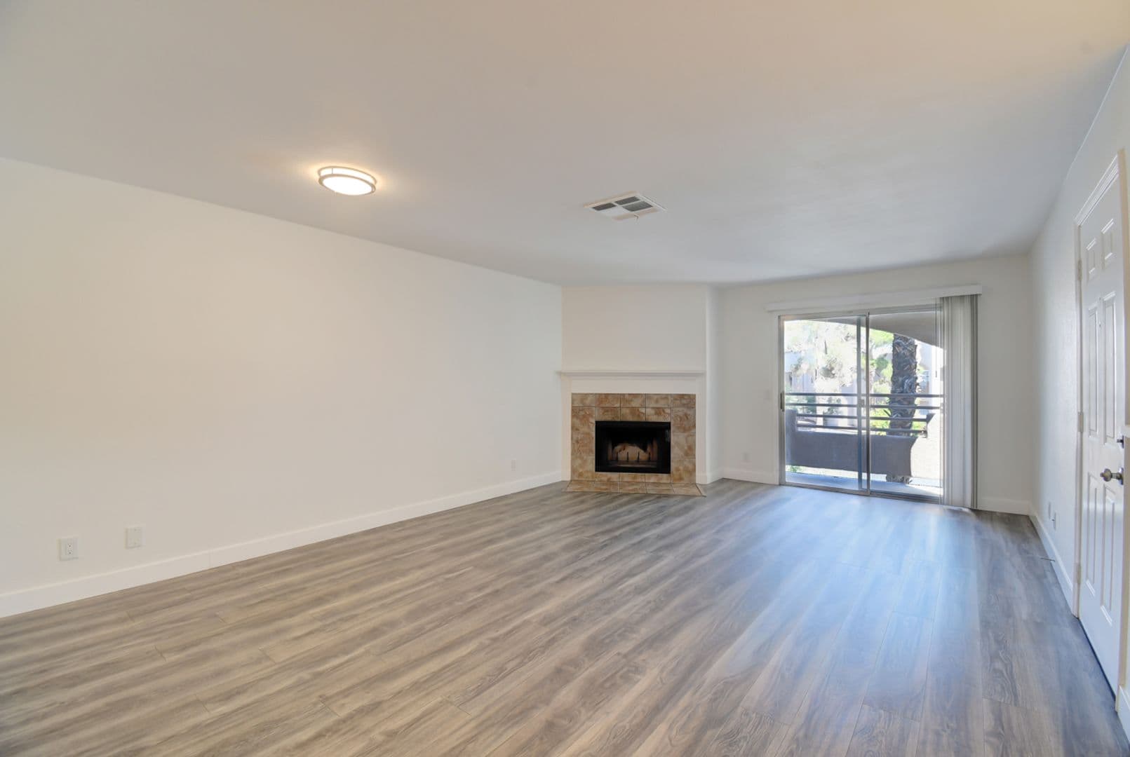 LAS VEGAS Condo: 6867 TAMARUS ST