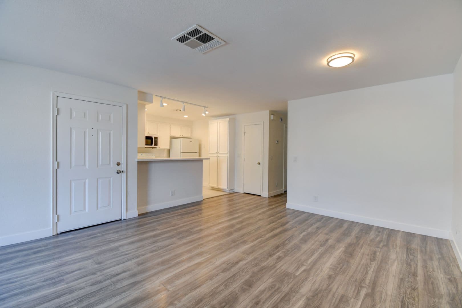 LAS VEGAS Condo: 6867 TAMARUS ST