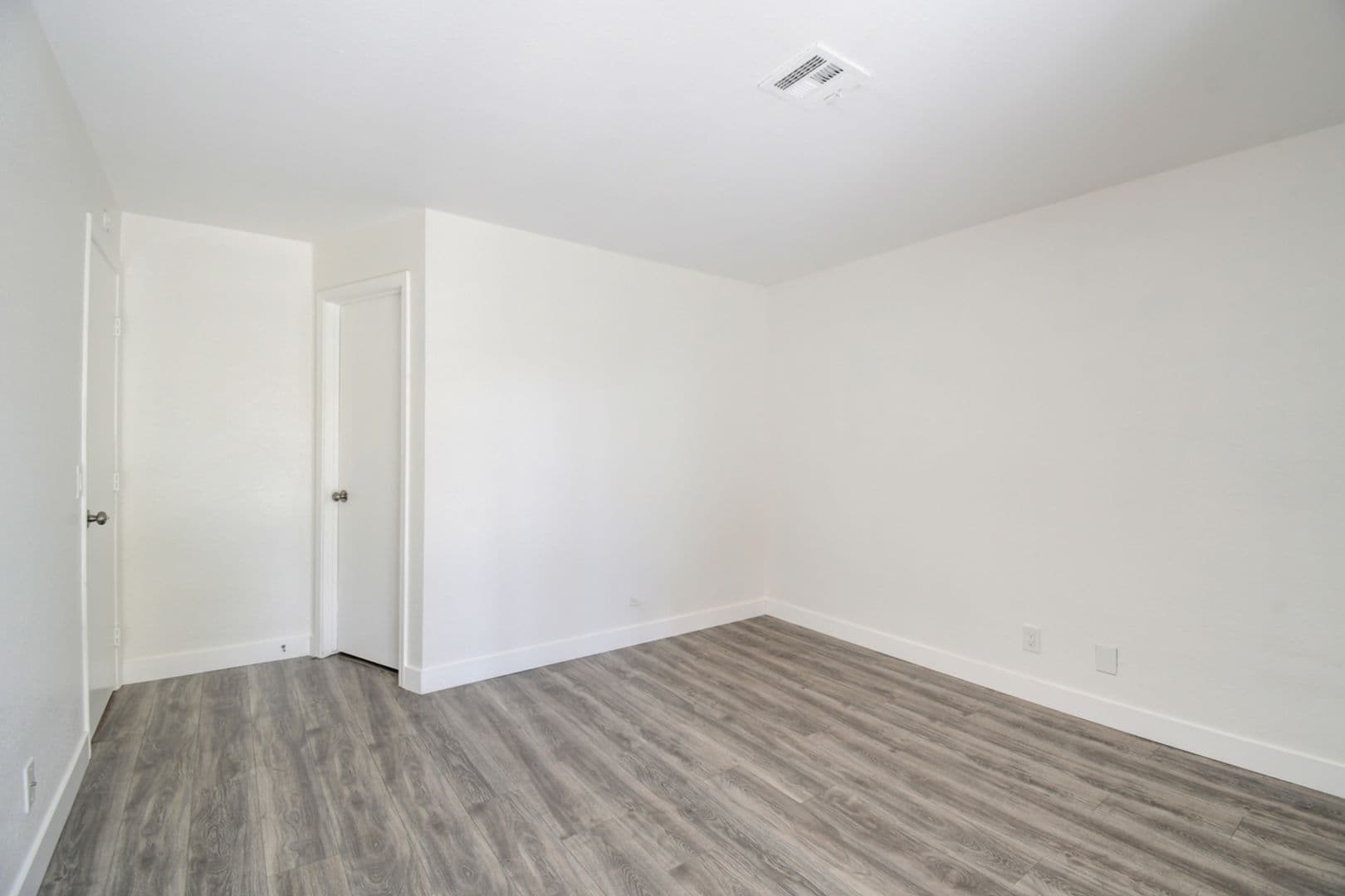 LAS VEGAS Condo: 6867 TAMARUS ST
