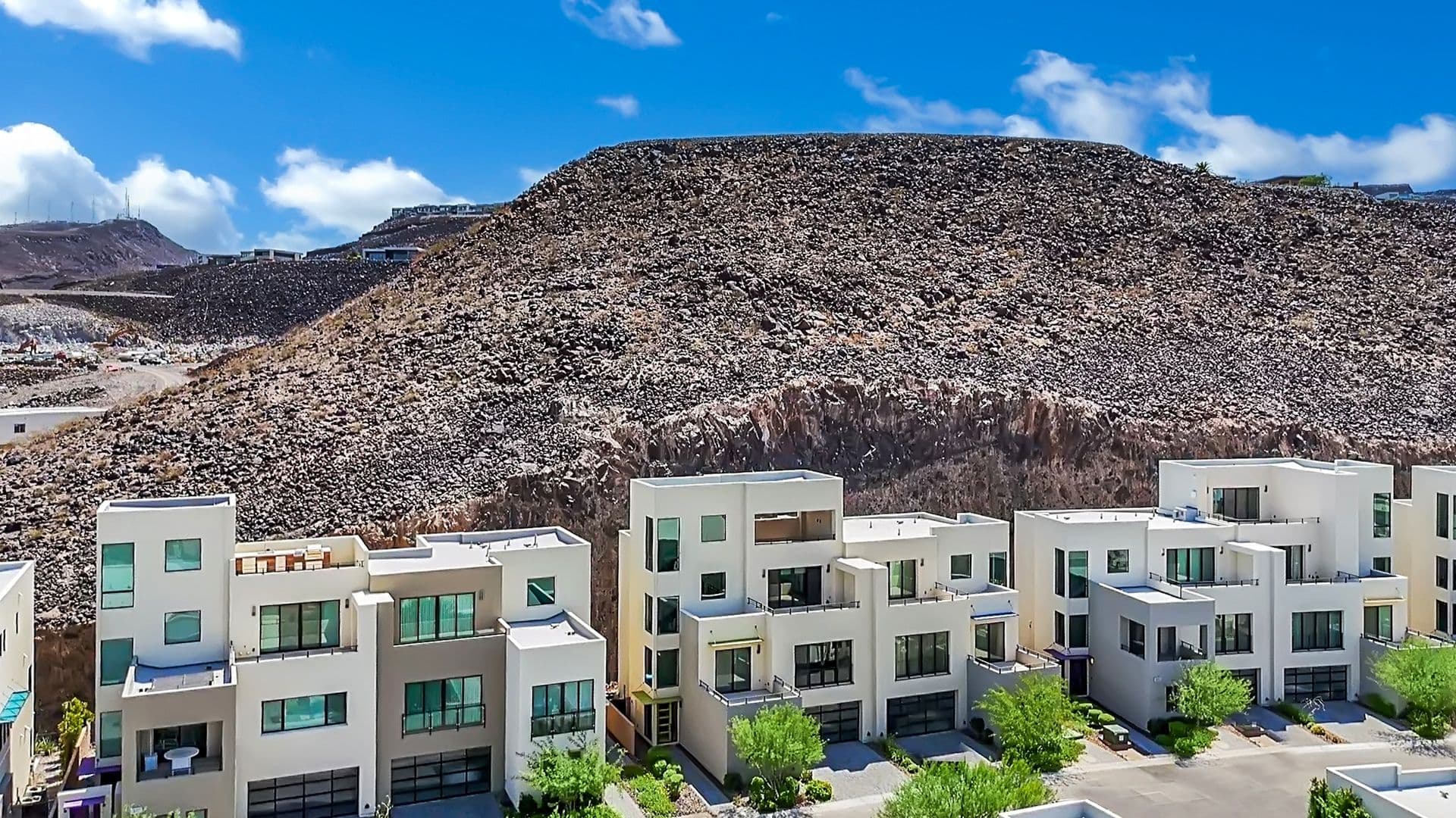 Henderson House: 378 Tranquil Peak Ct