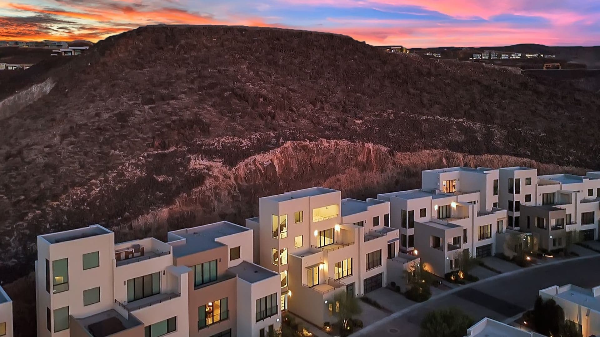 Henderson House: 378 Tranquil Peak Ct