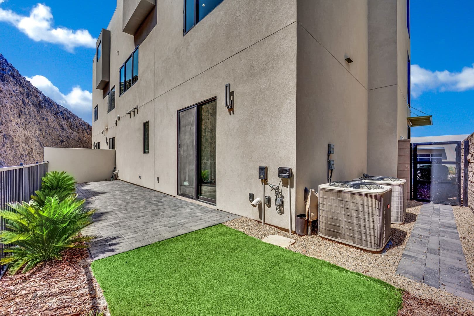 Henderson House: 378 Tranquil Peak Ct