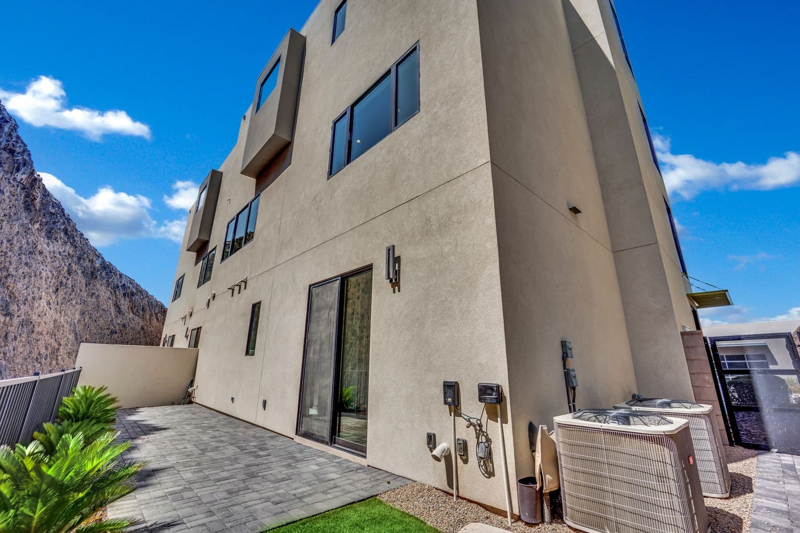 Henderson House: 378 Tranquil Peak Ct