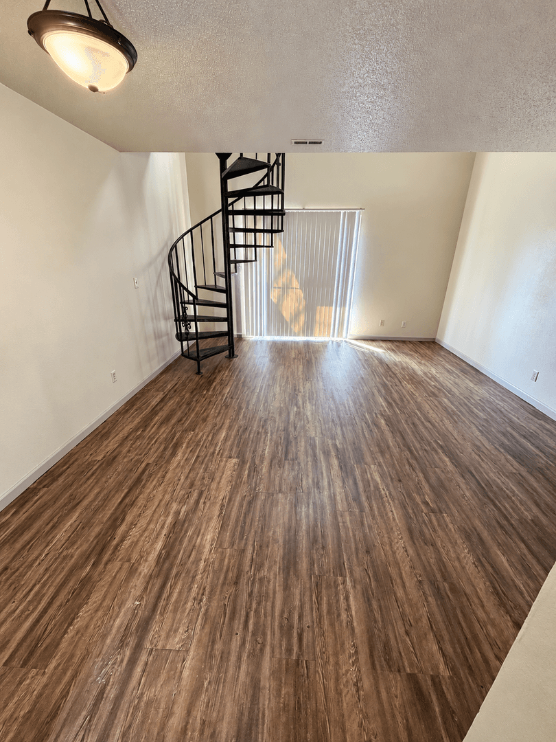 Wichita Apartment: Spanish 1625 S. Longford