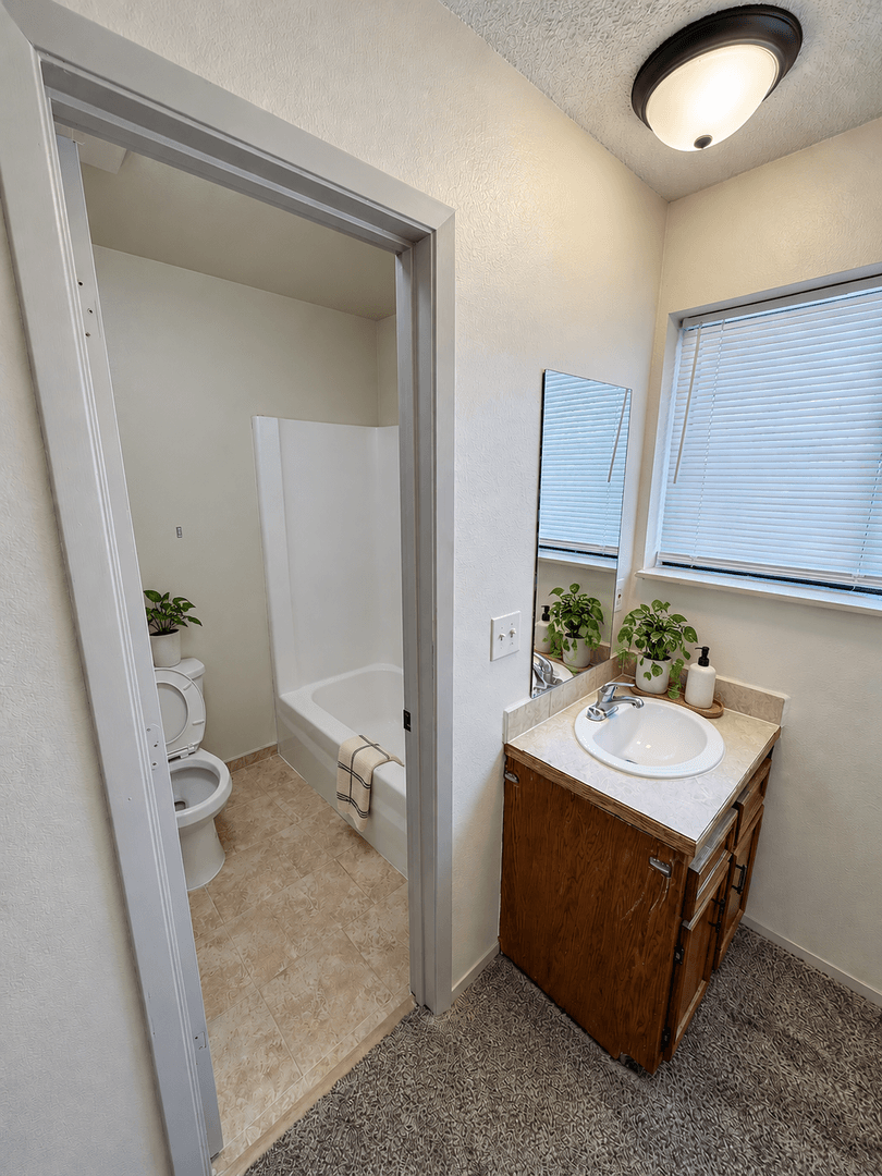 Wichita Apartment: Spanish 1625 S. Longford