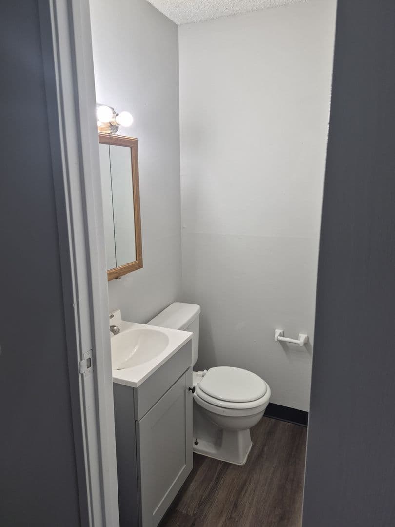 Grandview Apartment: 6522 E 125 St