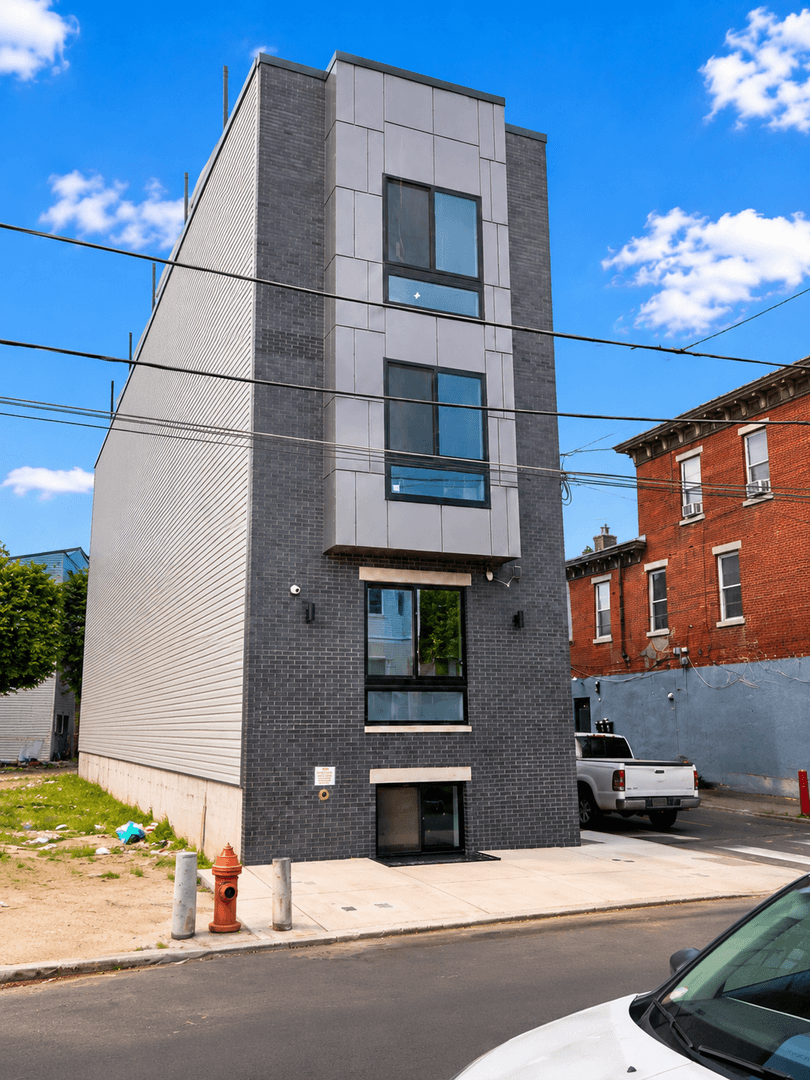 PHILADELPHIA Apartment: 122 E CUMBERLAND ST