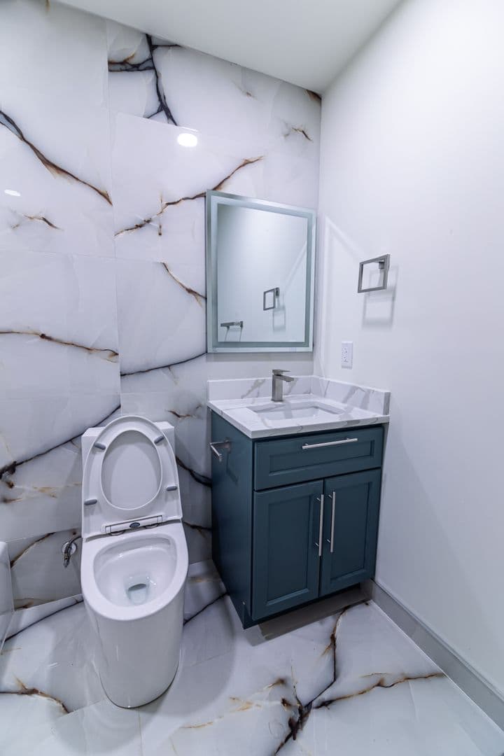 PHILADELPHIA Apartment: 808 N PRESTON ST