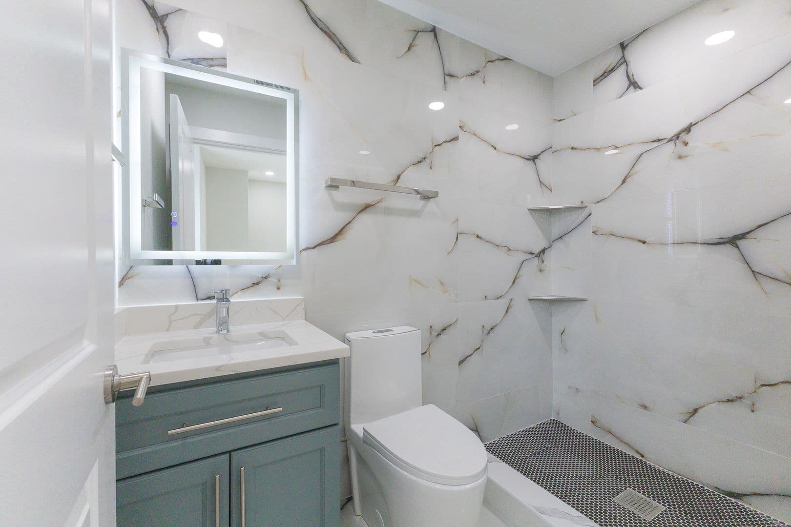 PHILADELPHIA Apartment: 122 E CUMBERLAND ST