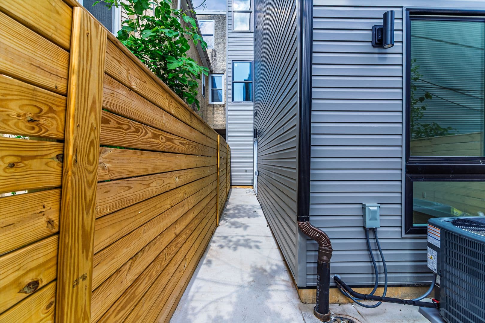 PHILADELPHIA Apartment: 808 N PRESTON ST