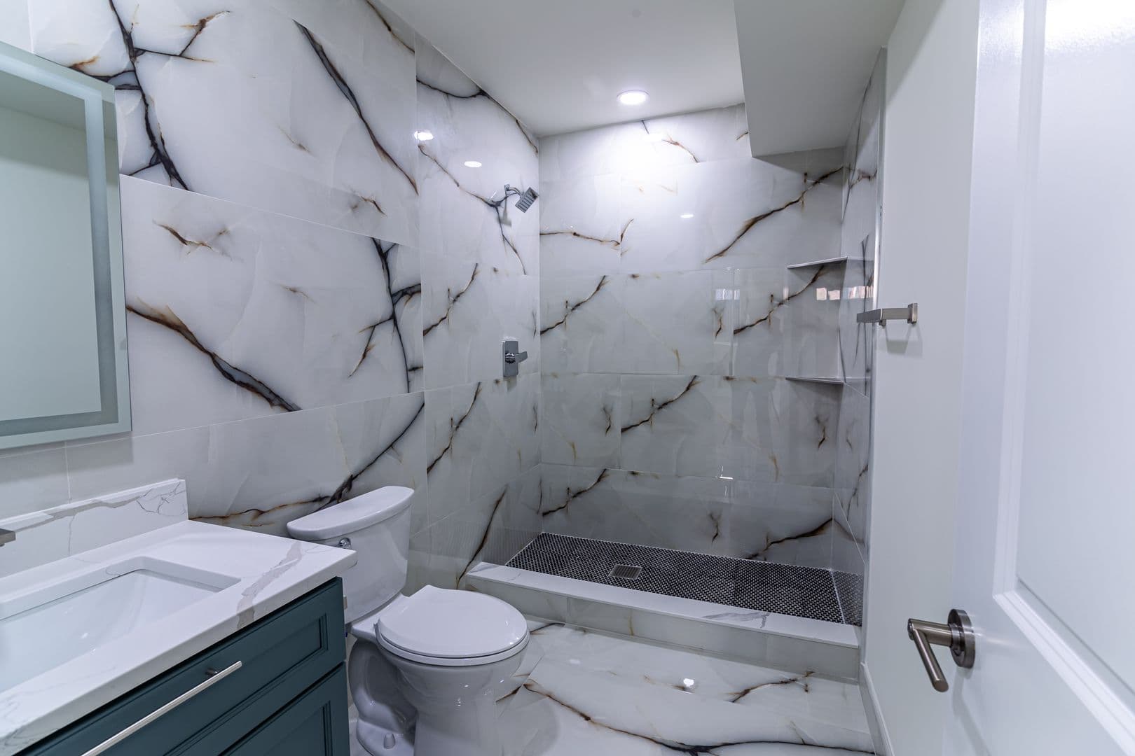 PHILADELPHIA Apartment: 808 N PRESTON ST