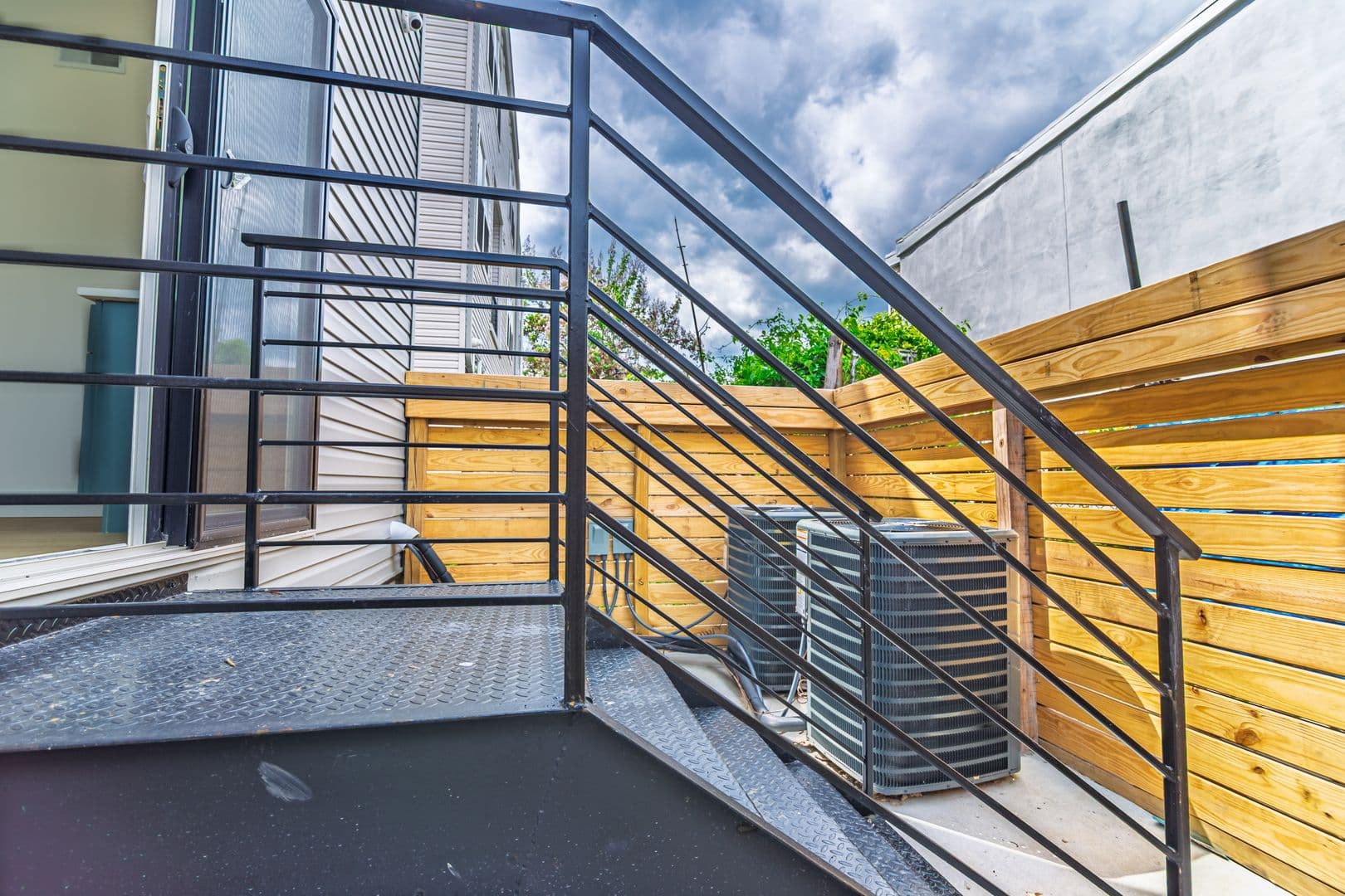 PHILADELPHIA Apartment: 137 E CUMBERLAND ST