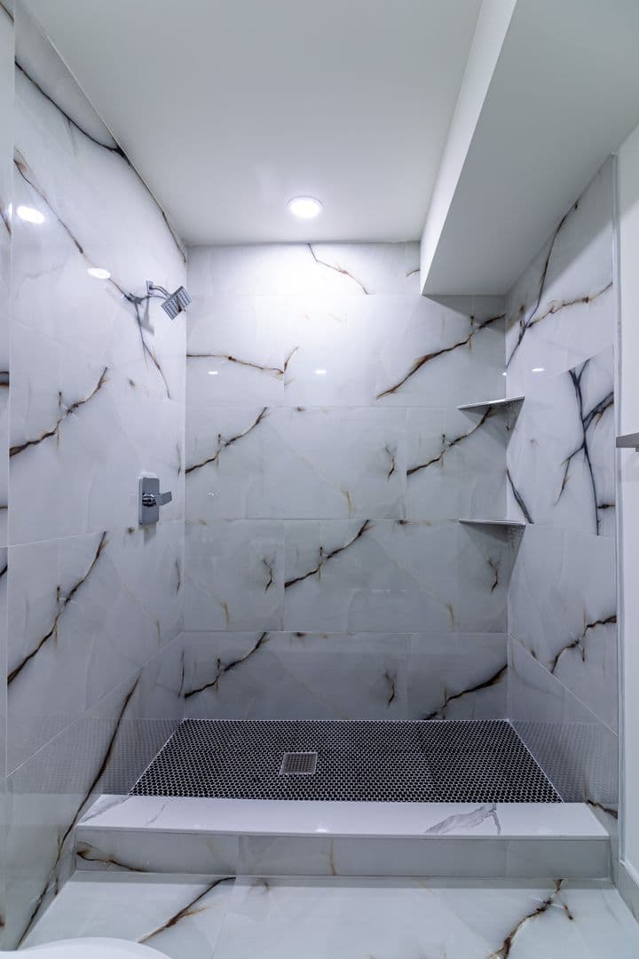 PHILADELPHIA Apartment: 808 N PRESTON ST