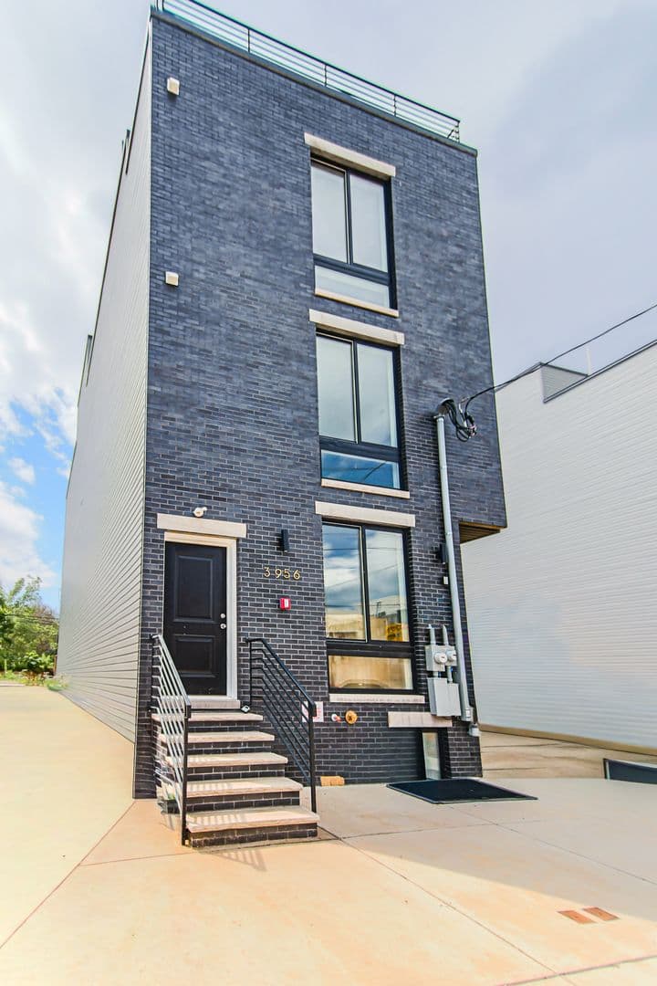 PHILADELPHIA Apartment: 3956 PARRISH ST