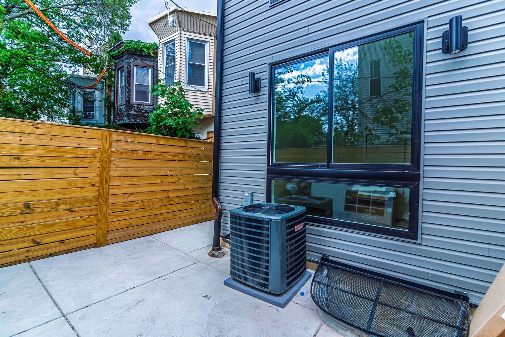 PHILADELPHIA Apartment: 808 N PRESTON ST