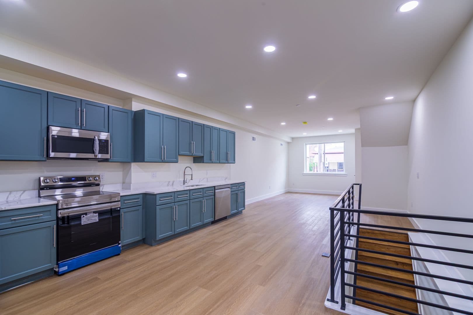 PHILADELPHIA Apartment: 808 N PRESTON ST