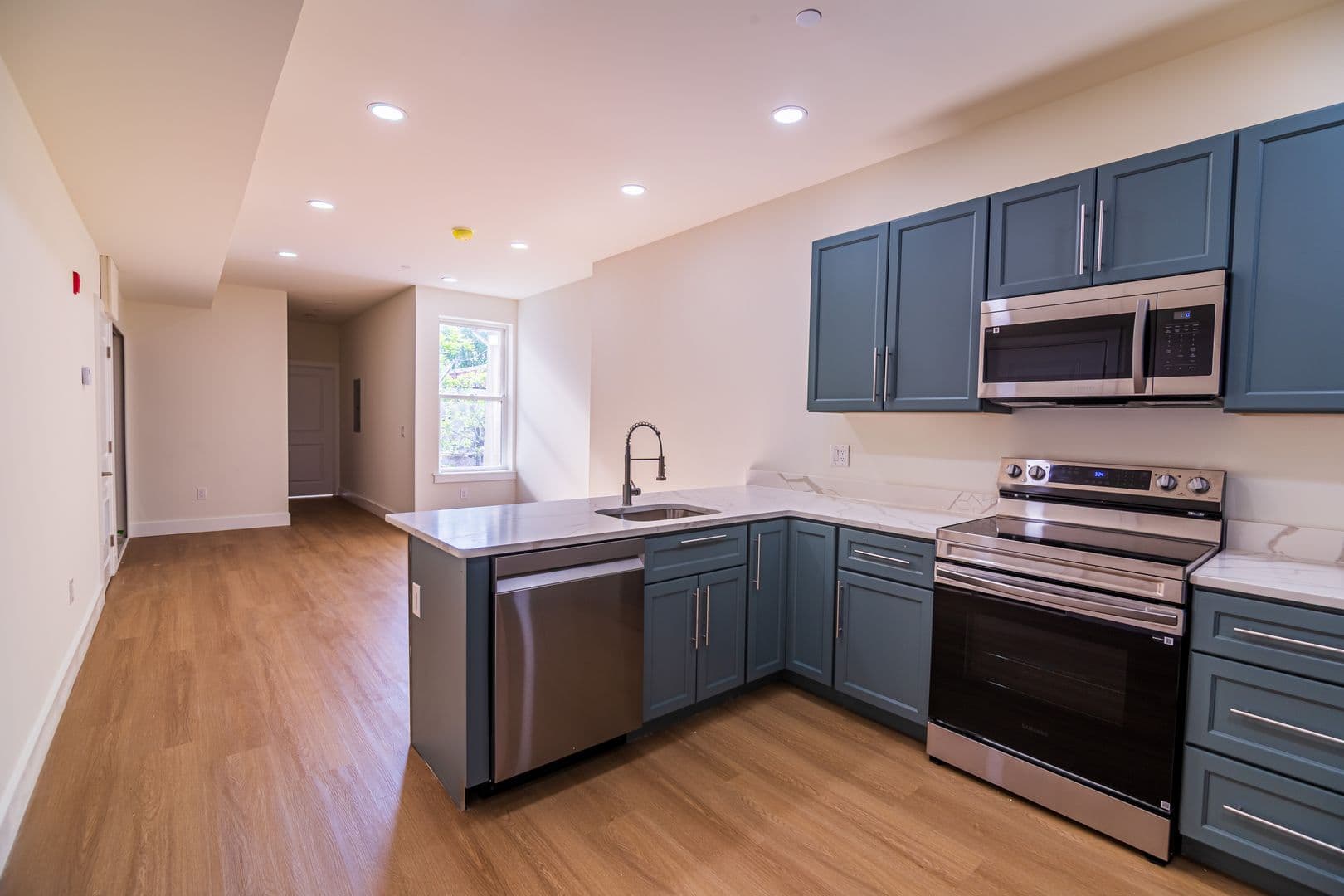 PHILADELPHIA Apartment: 808 N PRESTON ST