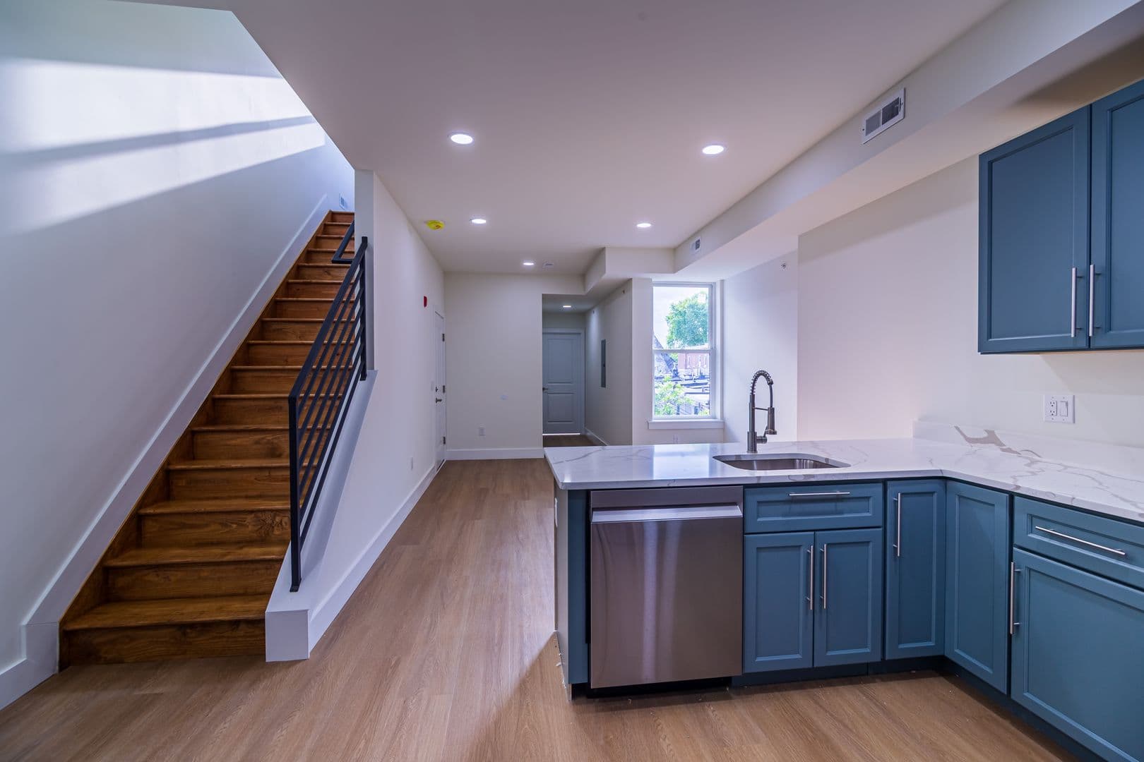 PHILADELPHIA Apartment: 808 N PRESTON ST