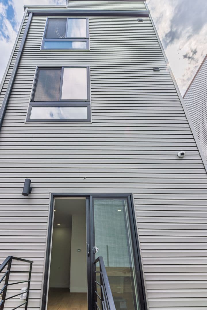 PHILADELPHIA Apartment: 137 E CUMBERLAND ST