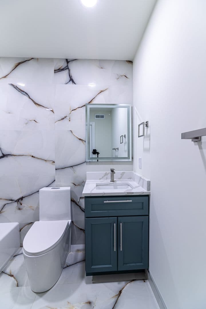 PHILADELPHIA Apartment: 808 N PRESTON ST