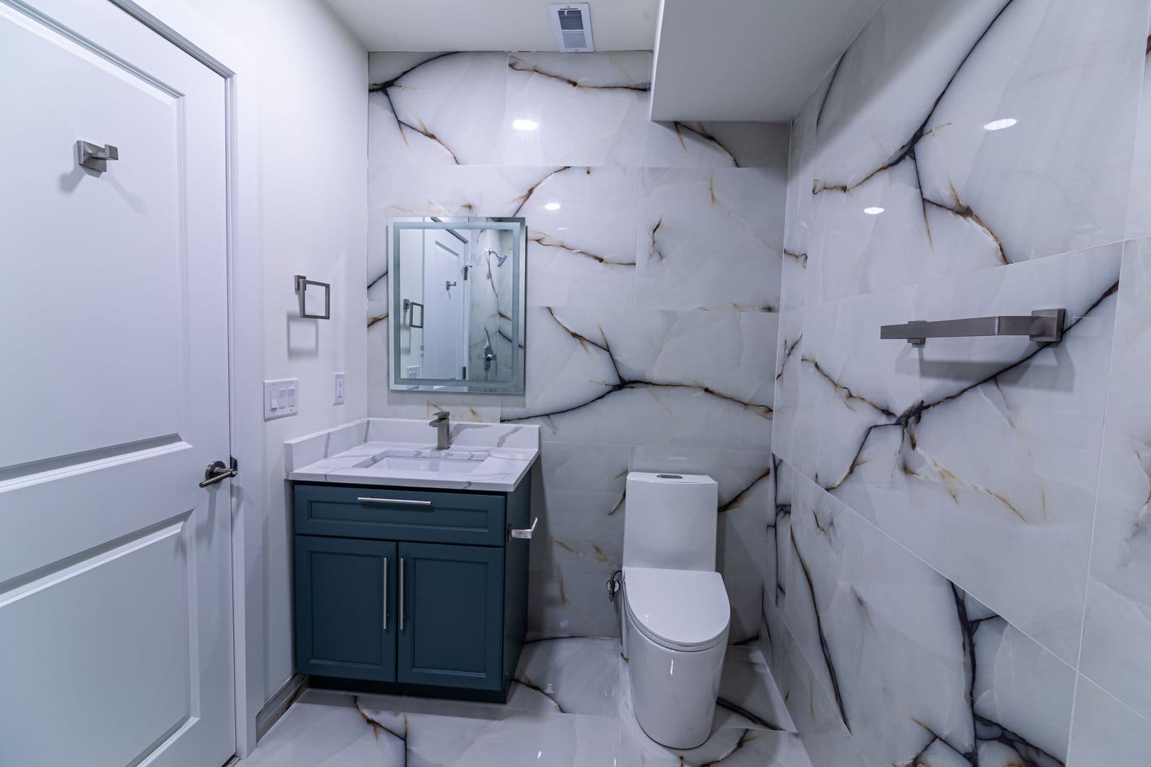 PHILADELPHIA Apartment: 808 N PRESTON ST