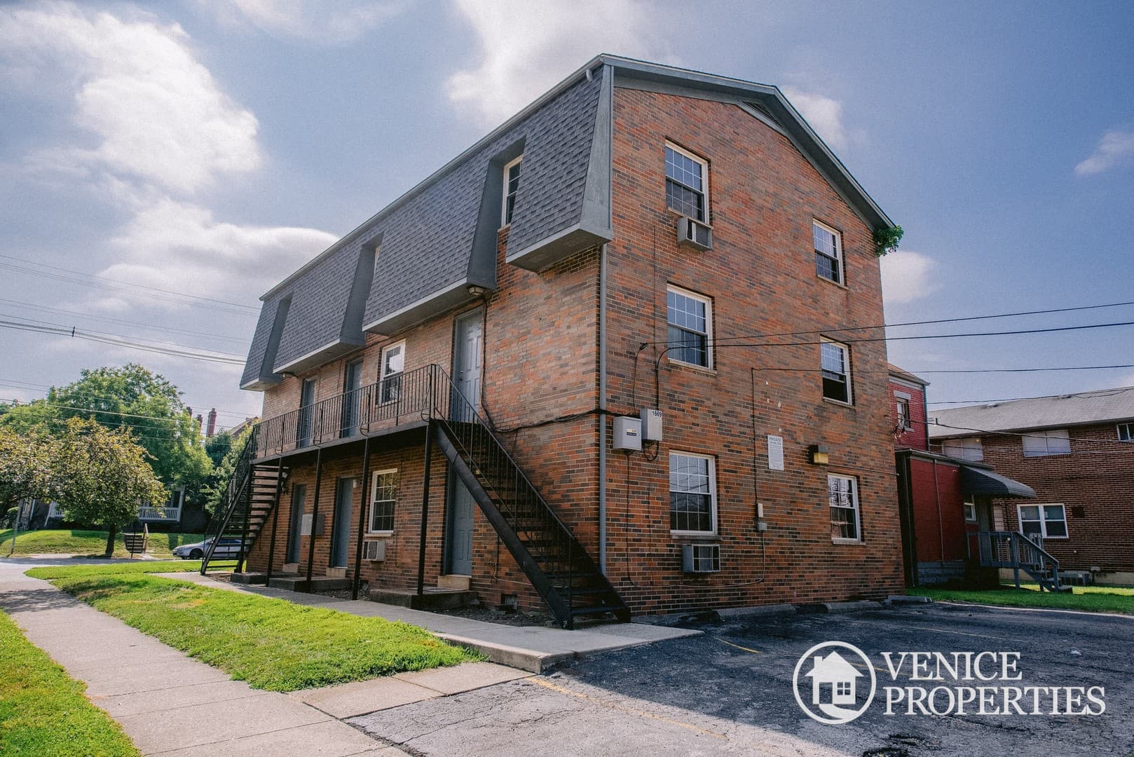 Columbus Apartment: 1669 North 4th Street Apartment A3