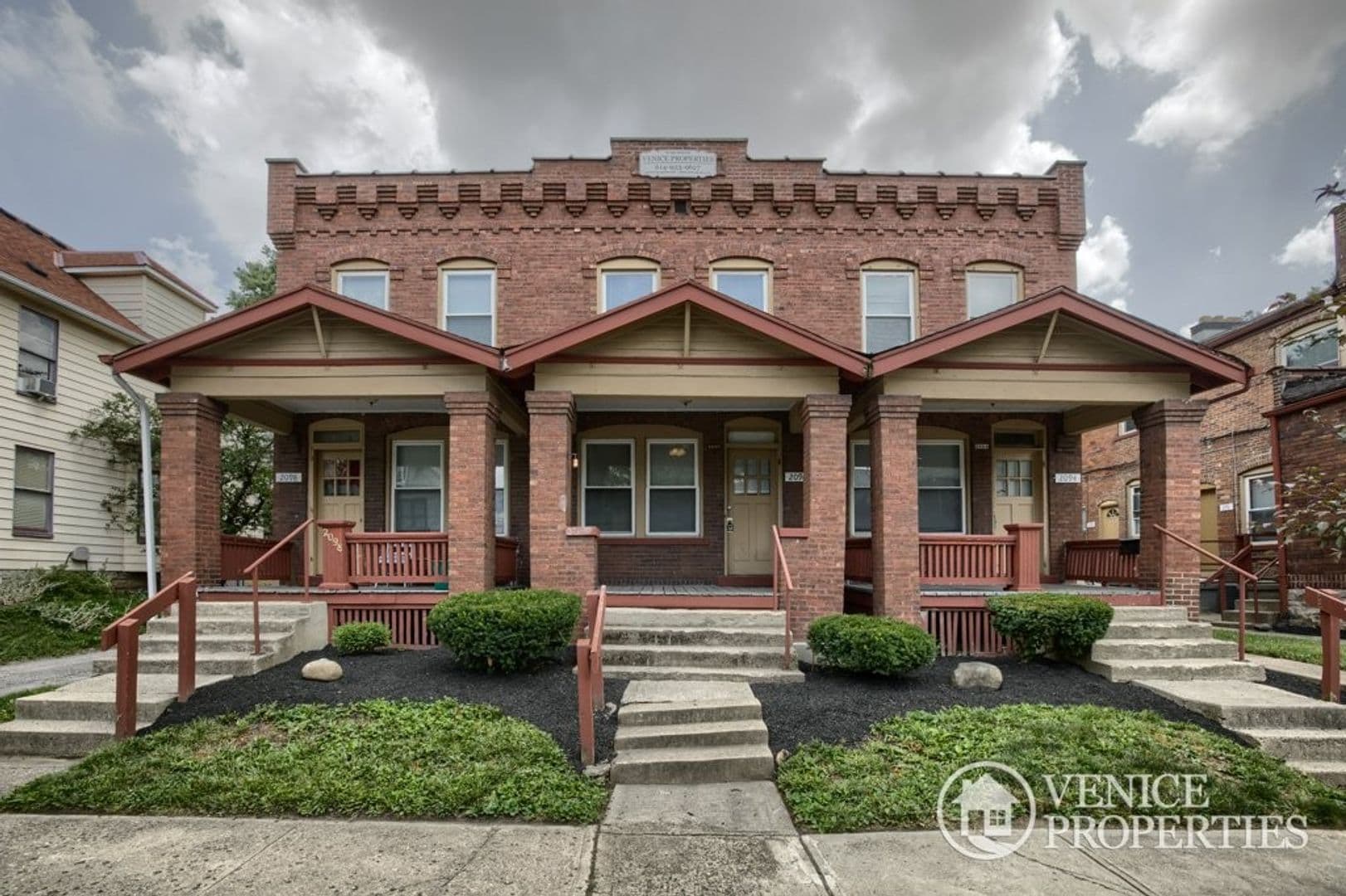 Columbus Townhome: 2094-2098 Indiana - 2096 Indiana