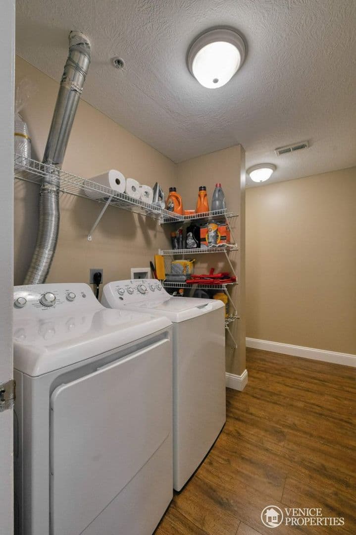 Columbus Apartment: 1767 Drayton Court