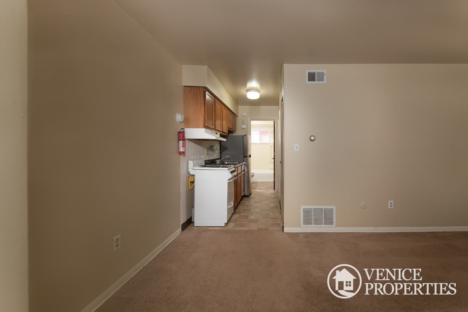 Columbus Apartment: 1669 North 4th Street Apartment A2
