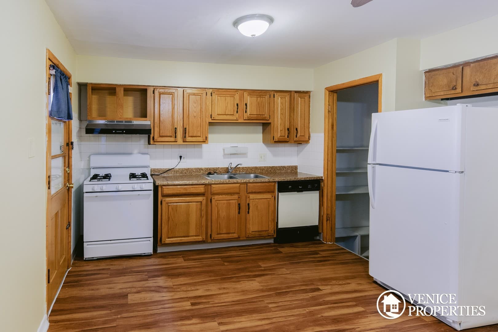 Columbus Townhome: 171 East 12th Avenue Apartment 5
