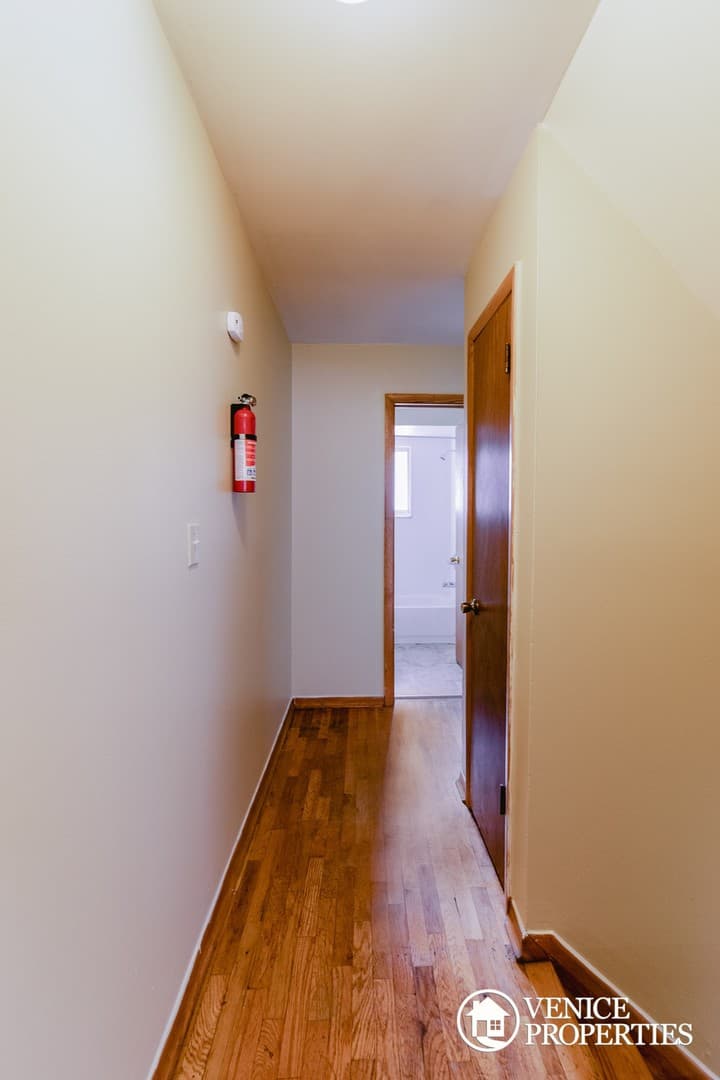 Columbus Townhome: 171 East 12th Avenue Apartment 5